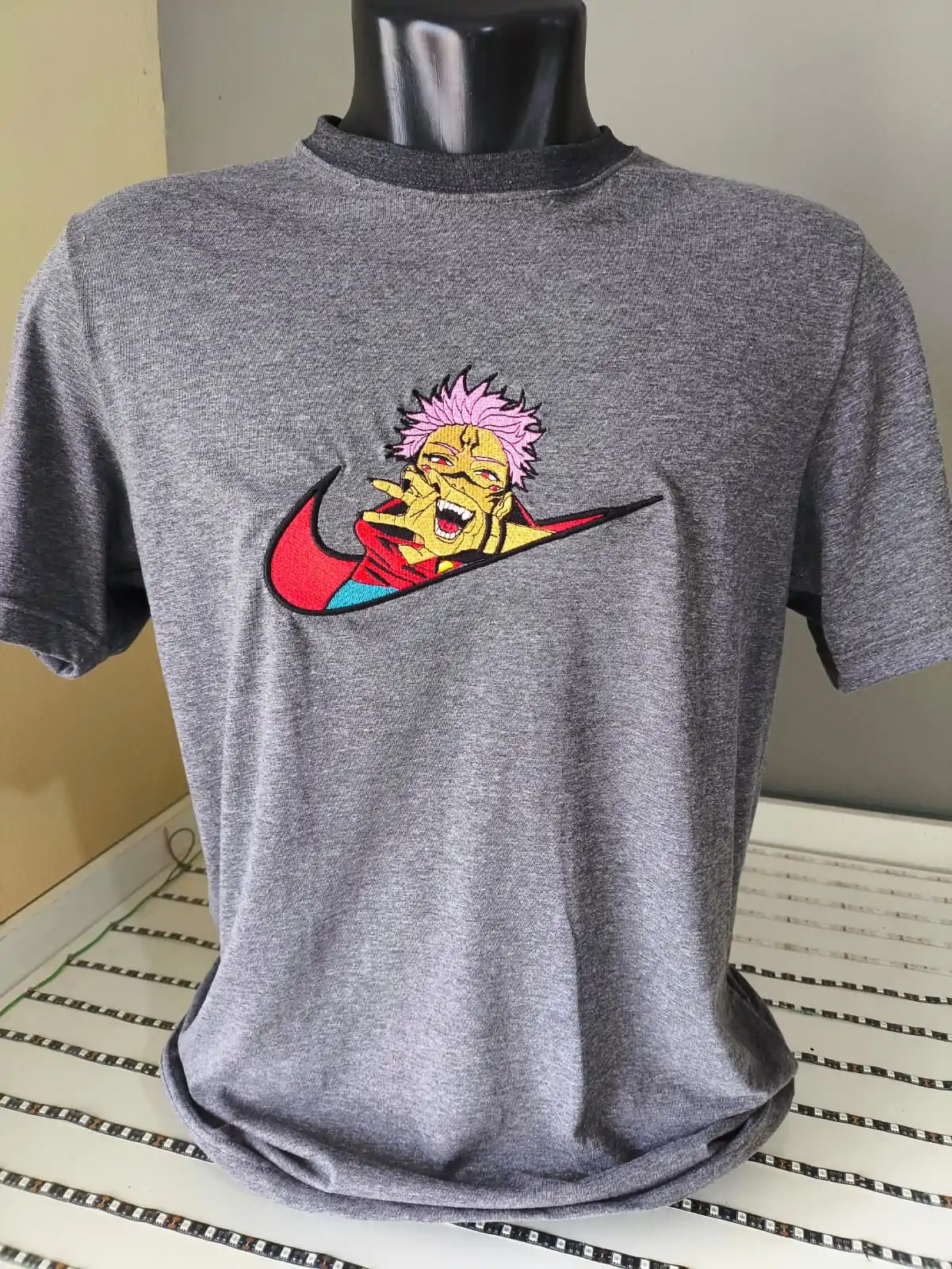 Camisa Bordado Cinza - Sukuna